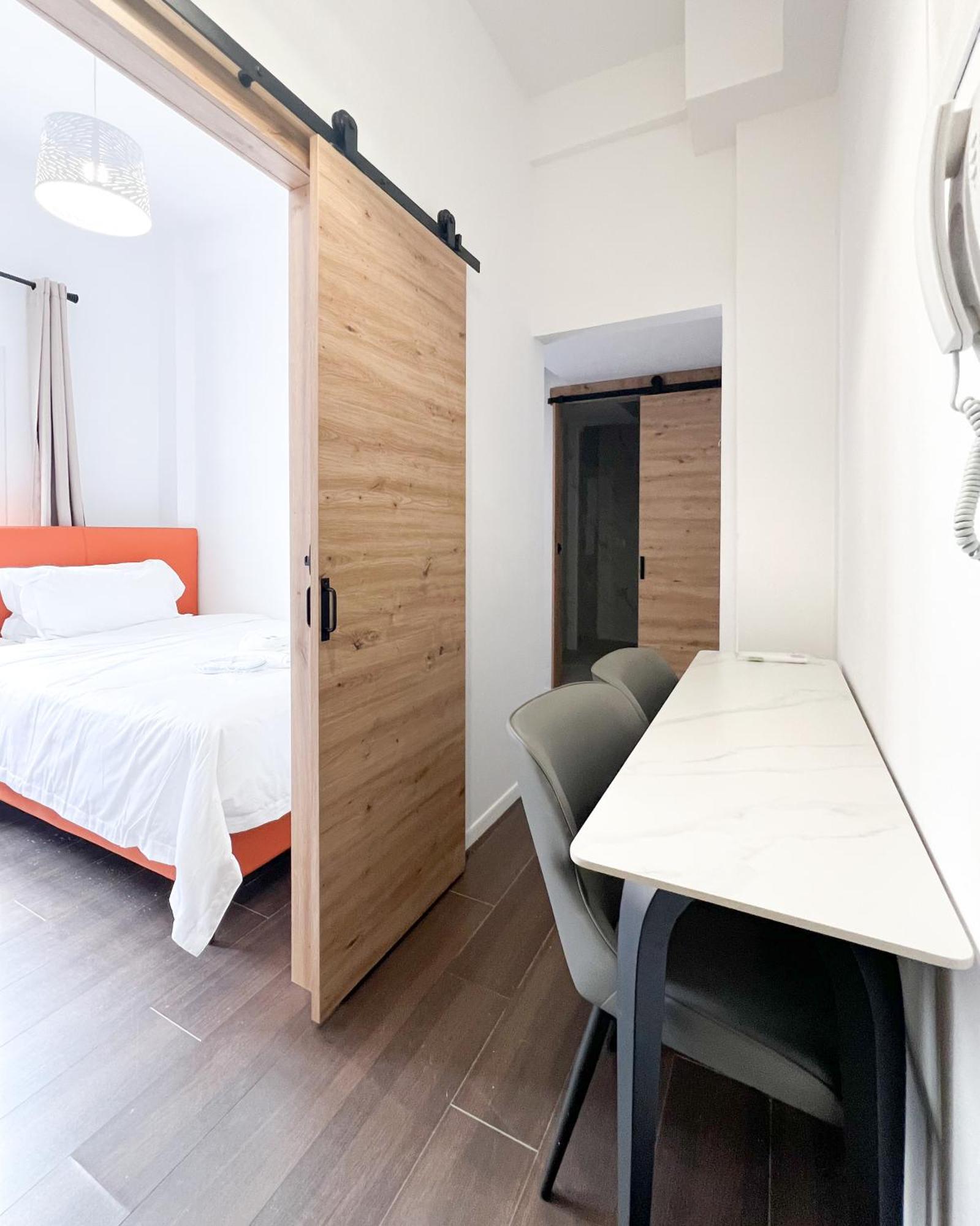 Anhome K11 Serviced Apartments Plus Афины Экстерьер фото