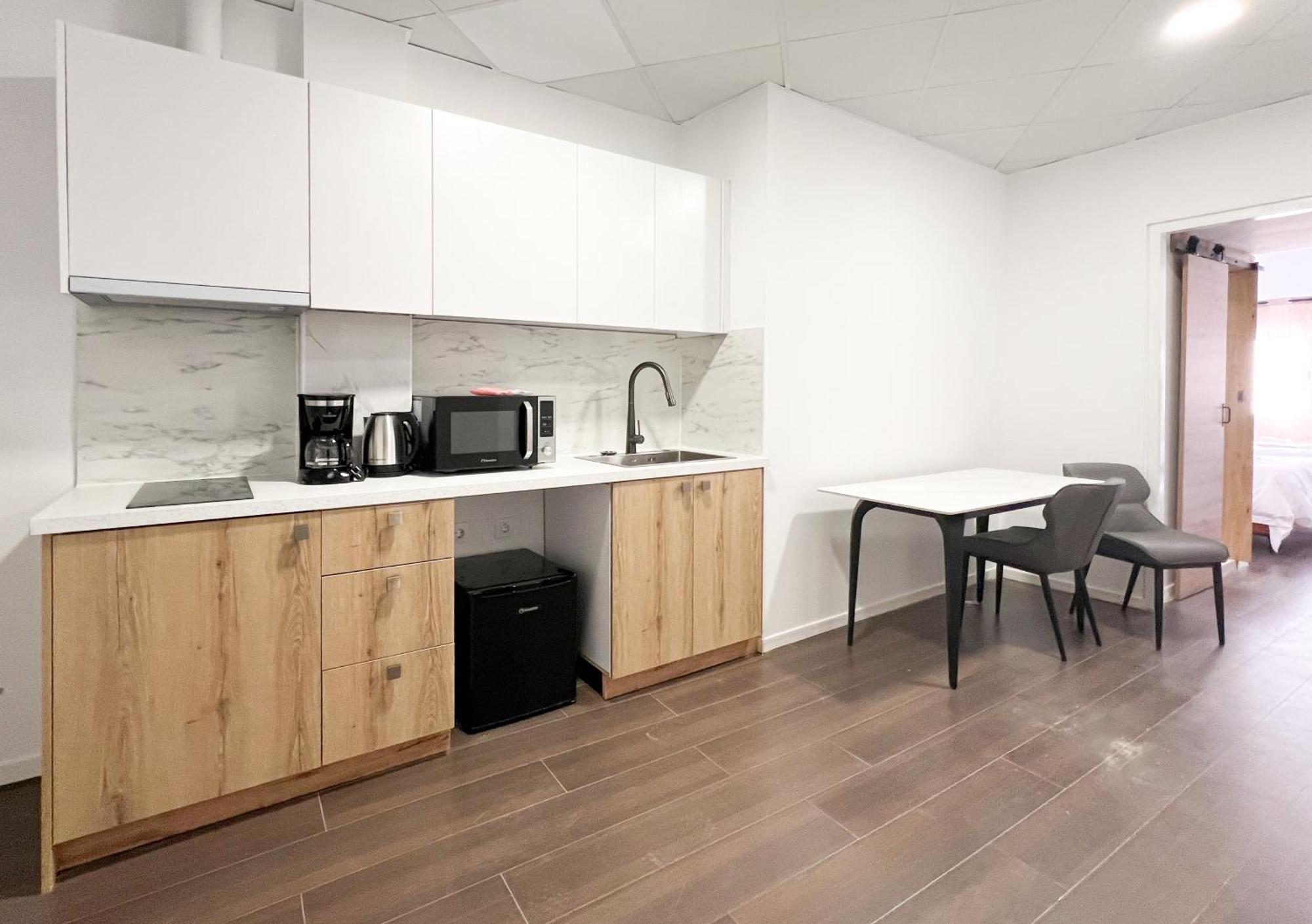 Anhome K11 Serviced Apartments Plus Афины Экстерьер фото