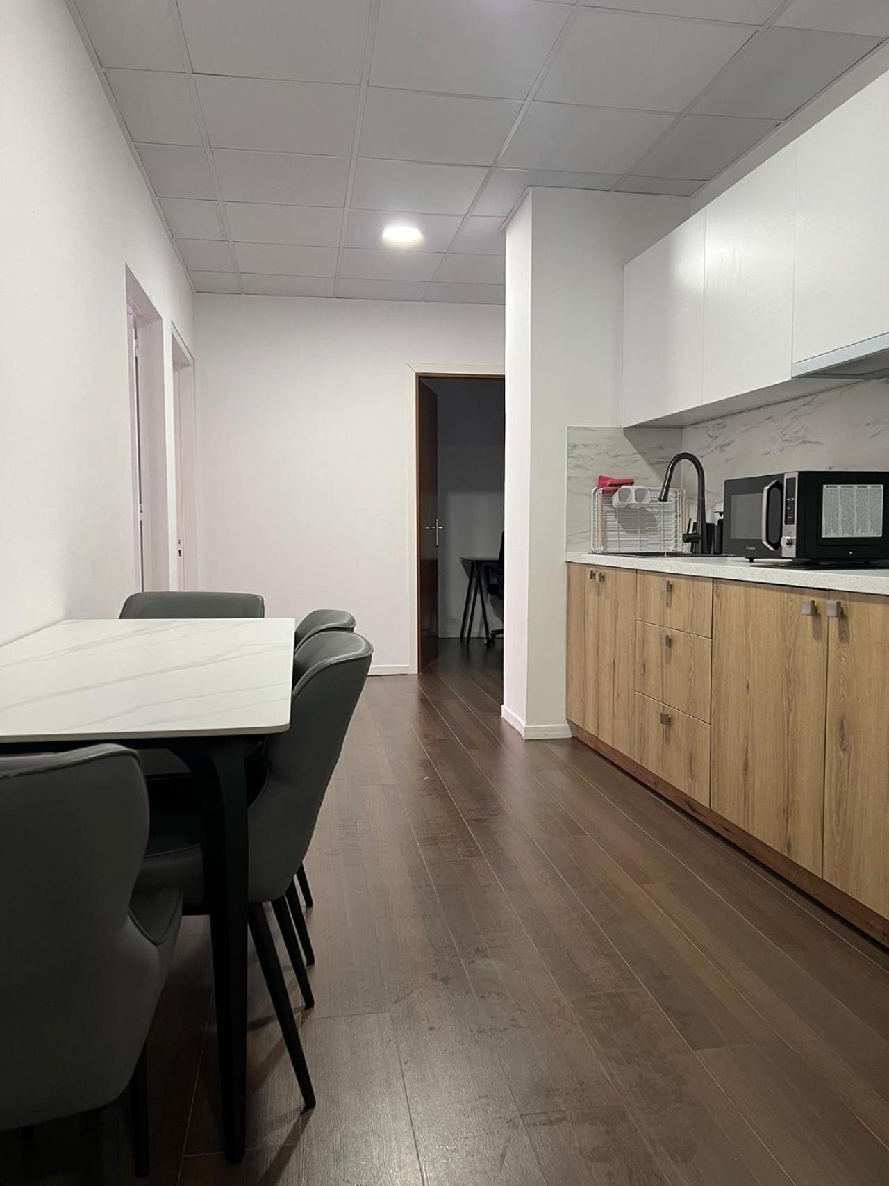 Anhome K11 Serviced Apartments Plus Афины Экстерьер фото